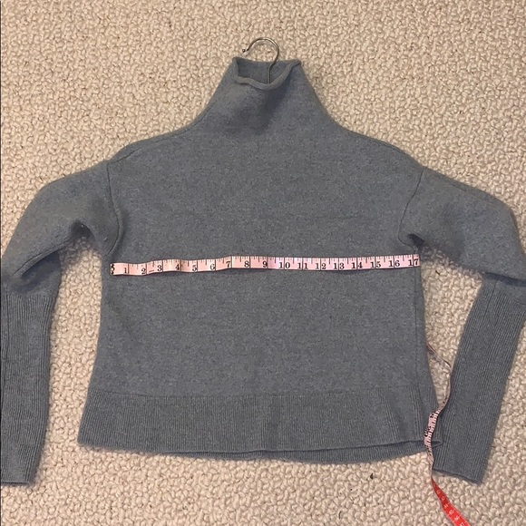 Wilfred Cyprie Turtleneck Sweater - Picture 4 of 6